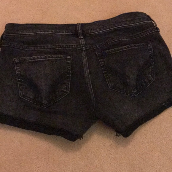 Low Rise Hollister Jean Shorts - Picture 2 of 2